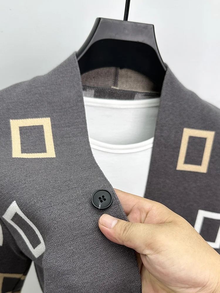 고급 품질 남성 디자이너 니트 카디건 v 넥 기하학 자 - Wool Blend Coat 리뷰 및 가격