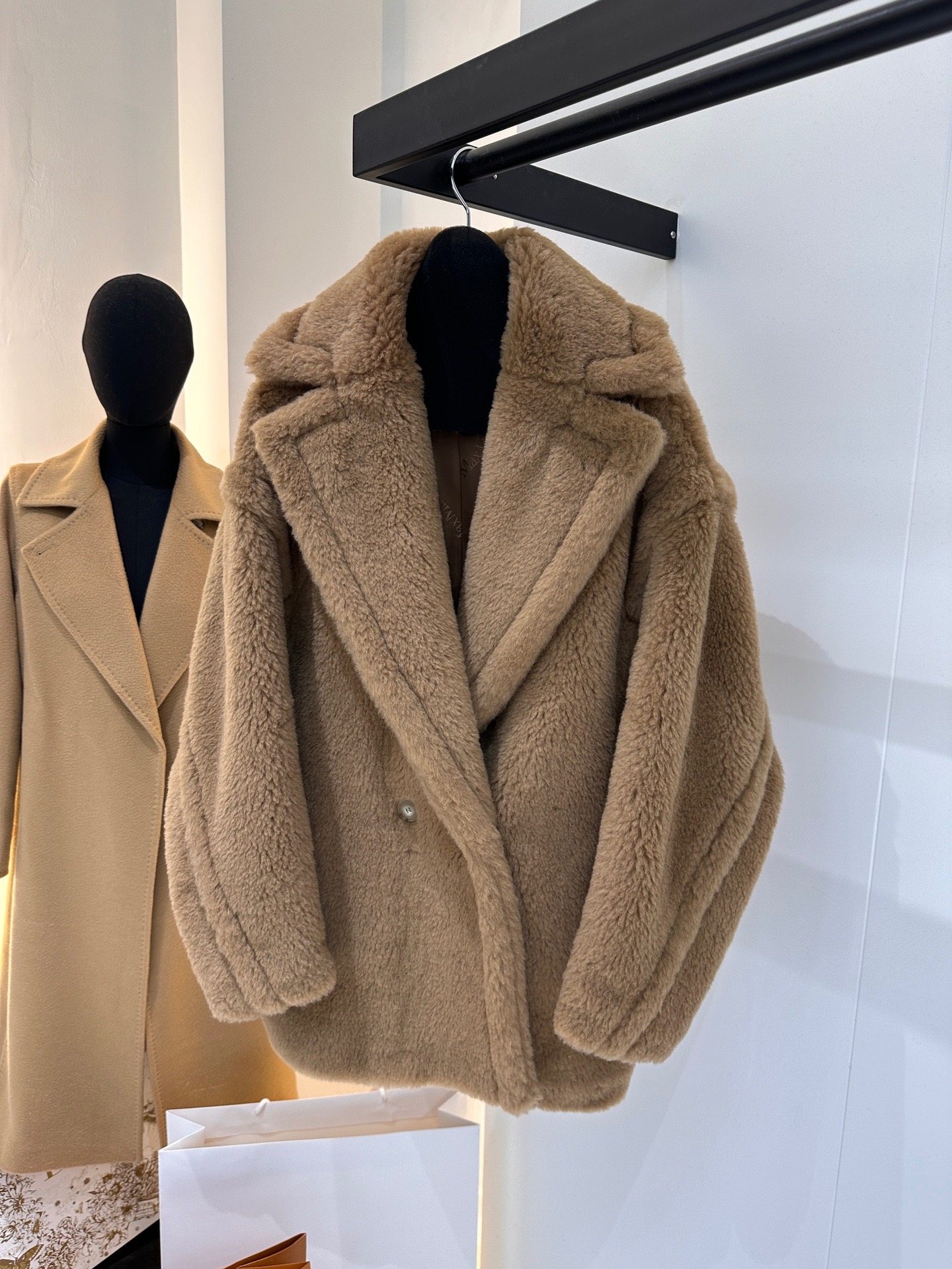 맥스 숏 테디 베어 코트 62% 알파카 26% 울 12 - Wool Blend Coat 리뷰 및 가격